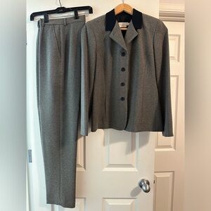 Garfield and Marks, size 4, single breasted suit, tweed, grey with black collar